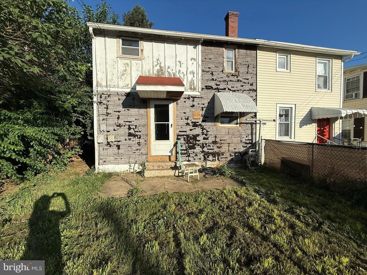 329 Duke St - Photo 2 of 13