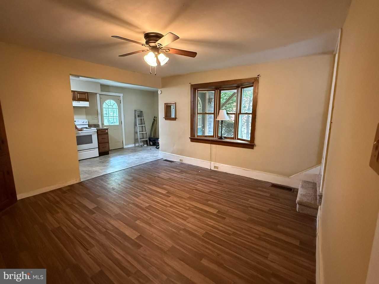 329 Duke St - Photo 5 of 13