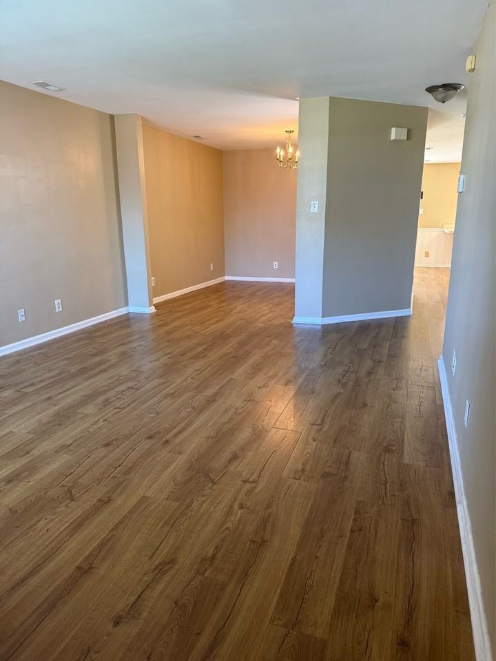 23 Park Side Dr #1 - Photo 5 of 29
