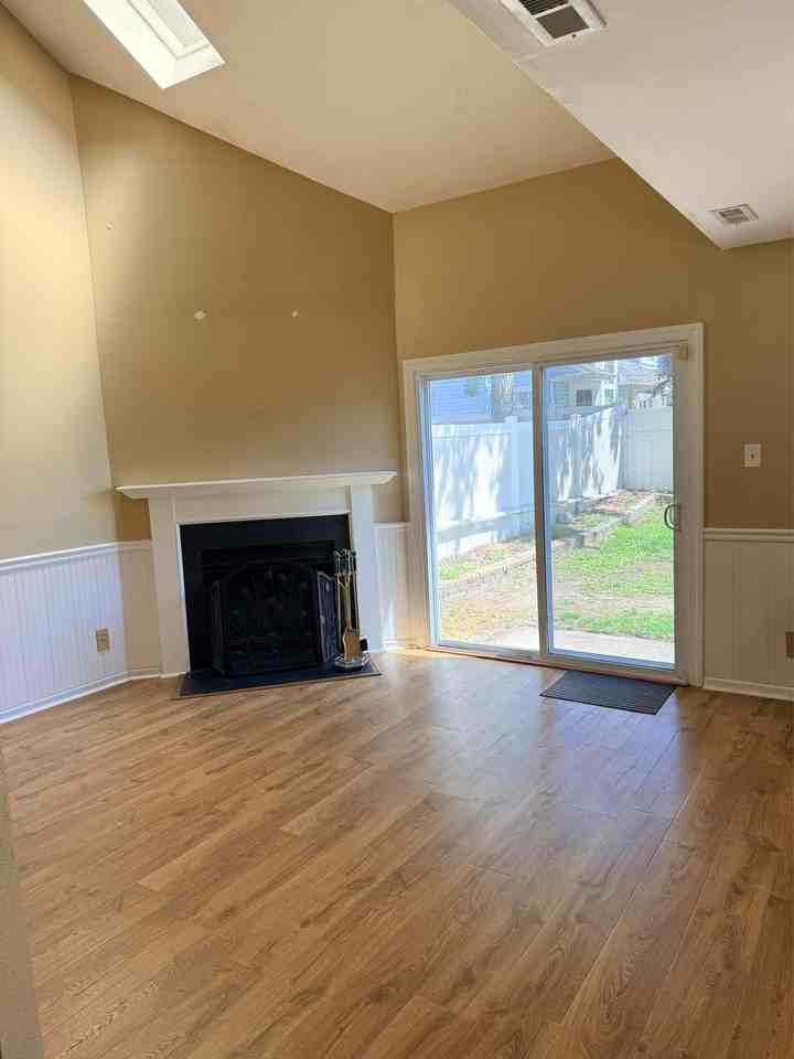 23 Park Side Dr #1 - Photo 7 of 29