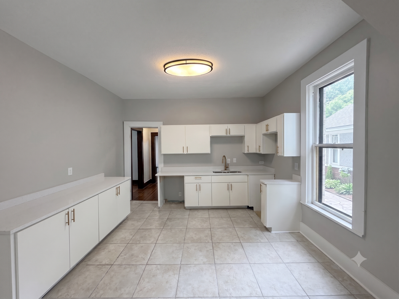 1258 Agnes Pl #1 - Photo 5 of 50