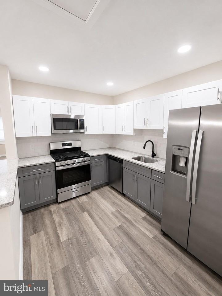 2411 Tremont St #2 - Photo 5 of 17