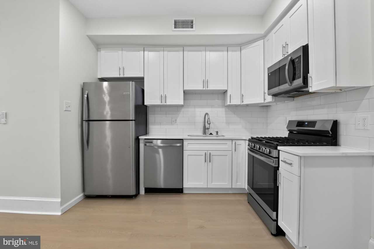 630 N 2nd St #2 - Photo 2 of 20