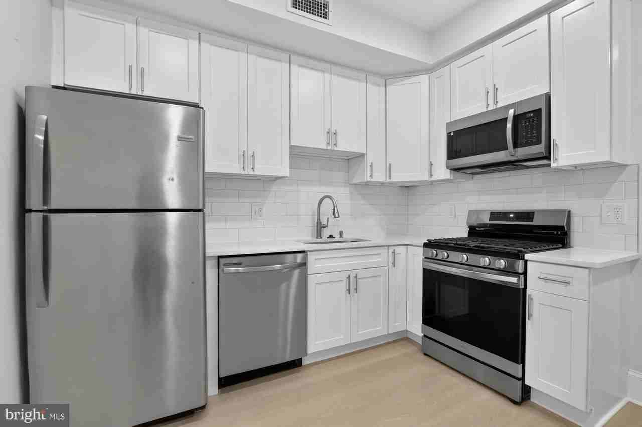 630 N 2nd St #2 - Photo 3 of 20