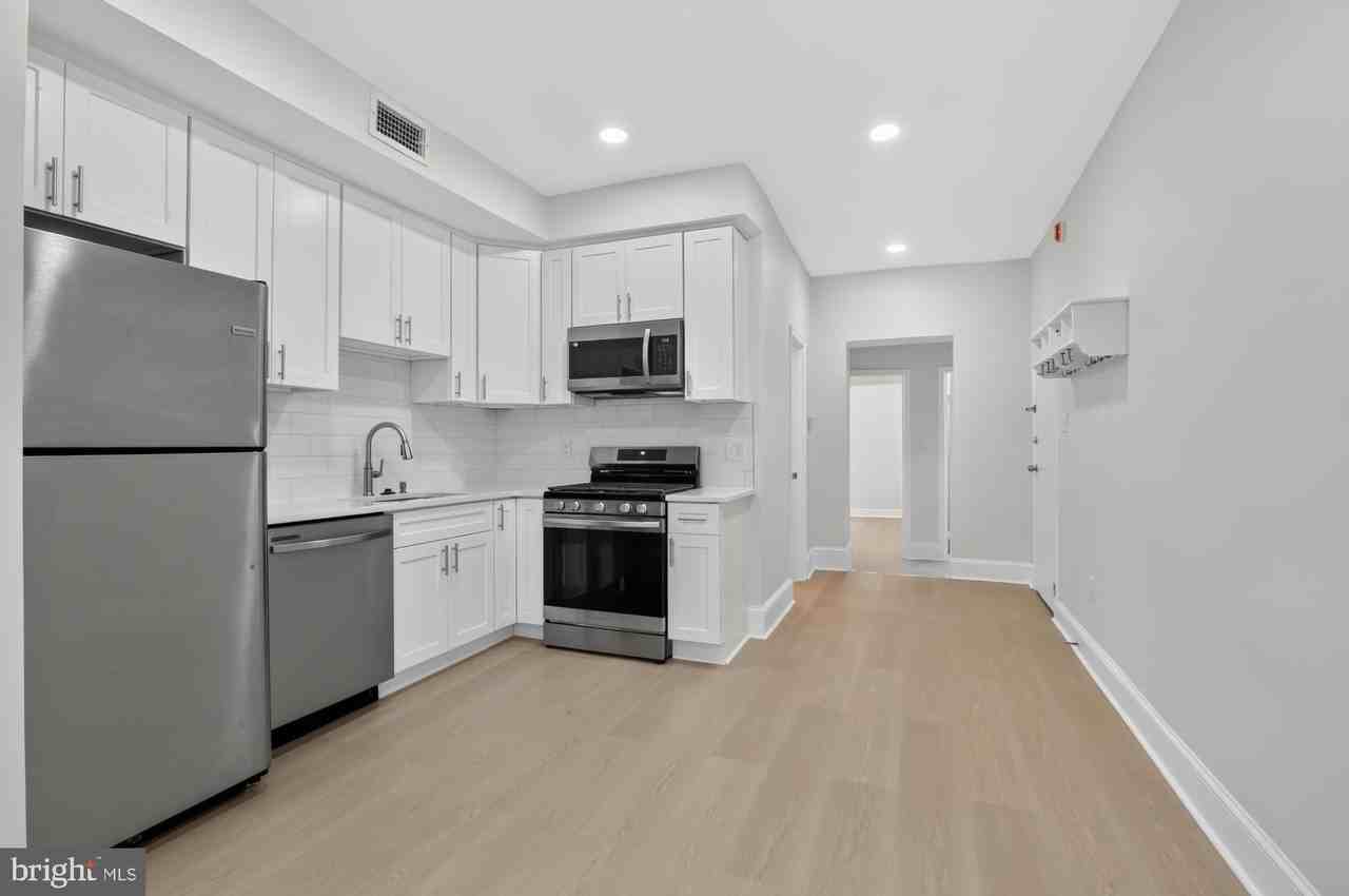 630 N 2nd St #2 - Photo 4 of 20