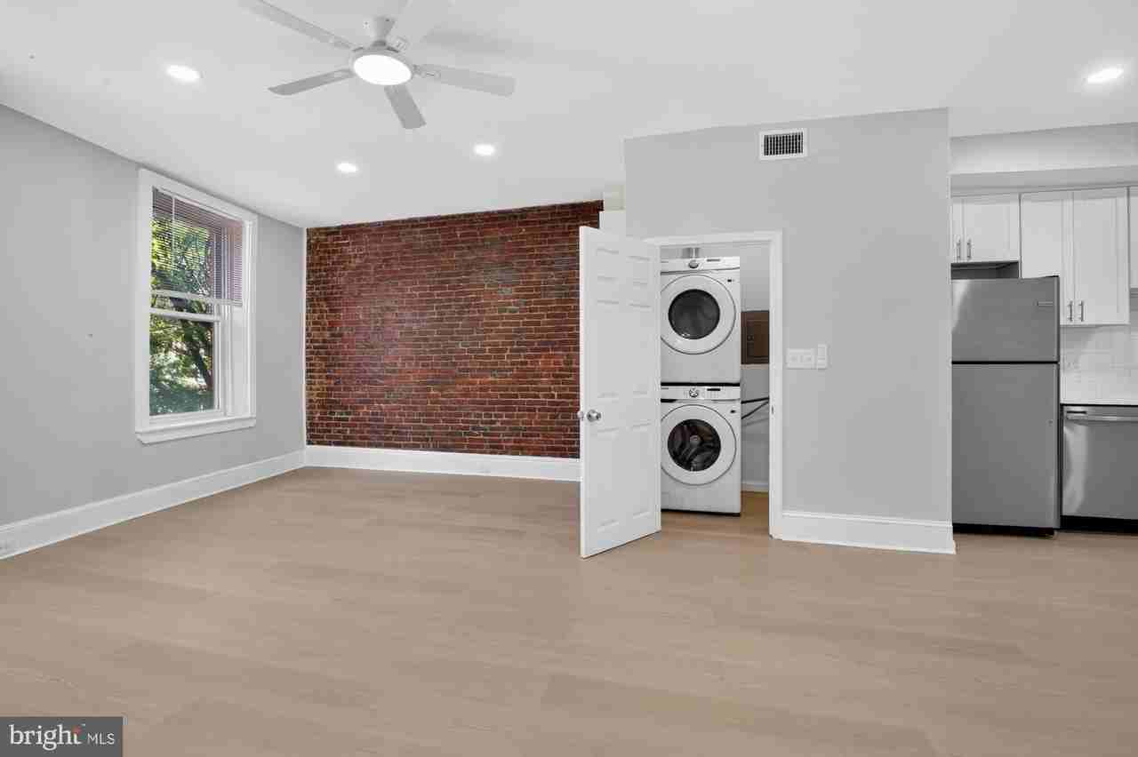 630 N 2nd St #2 - Photo 6 of 20