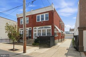 featured image of 4419 Edgemont St