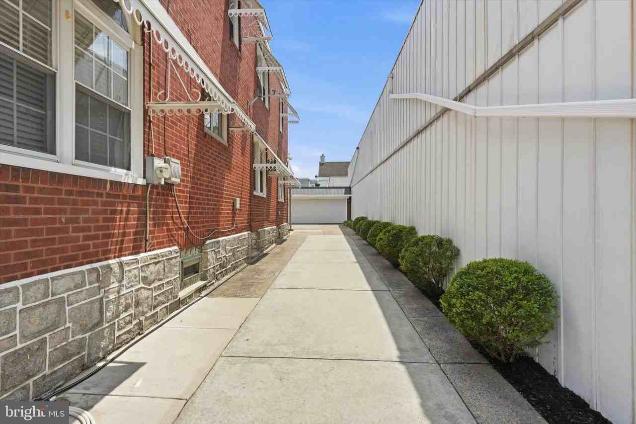 4419 Edgemont St - Photo 2 of 25