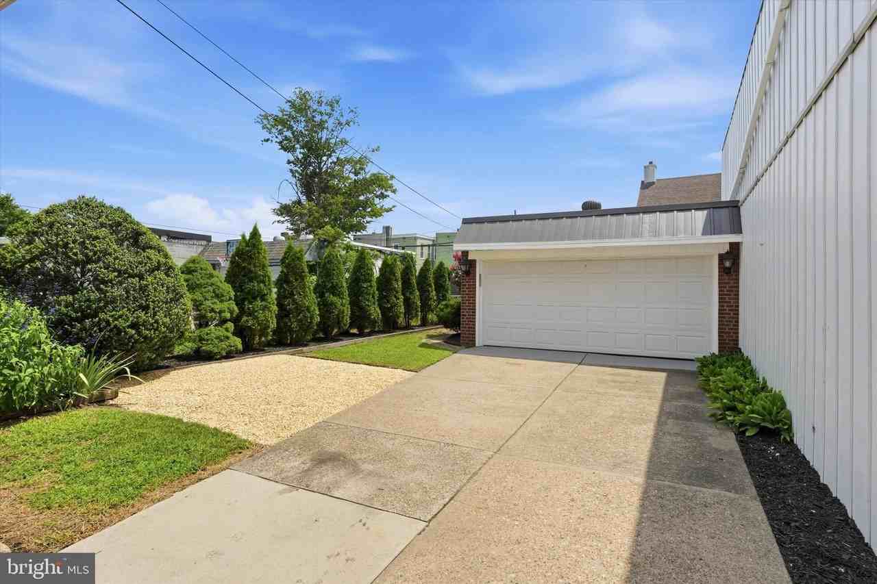 4419 Edgemont St - Photo 3 of 25