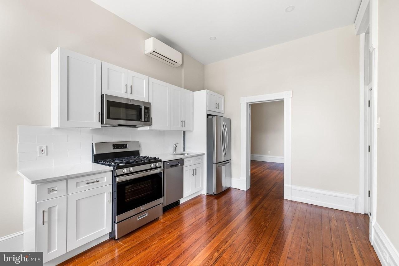 2311 Green St #1F - Photo 4 of 13