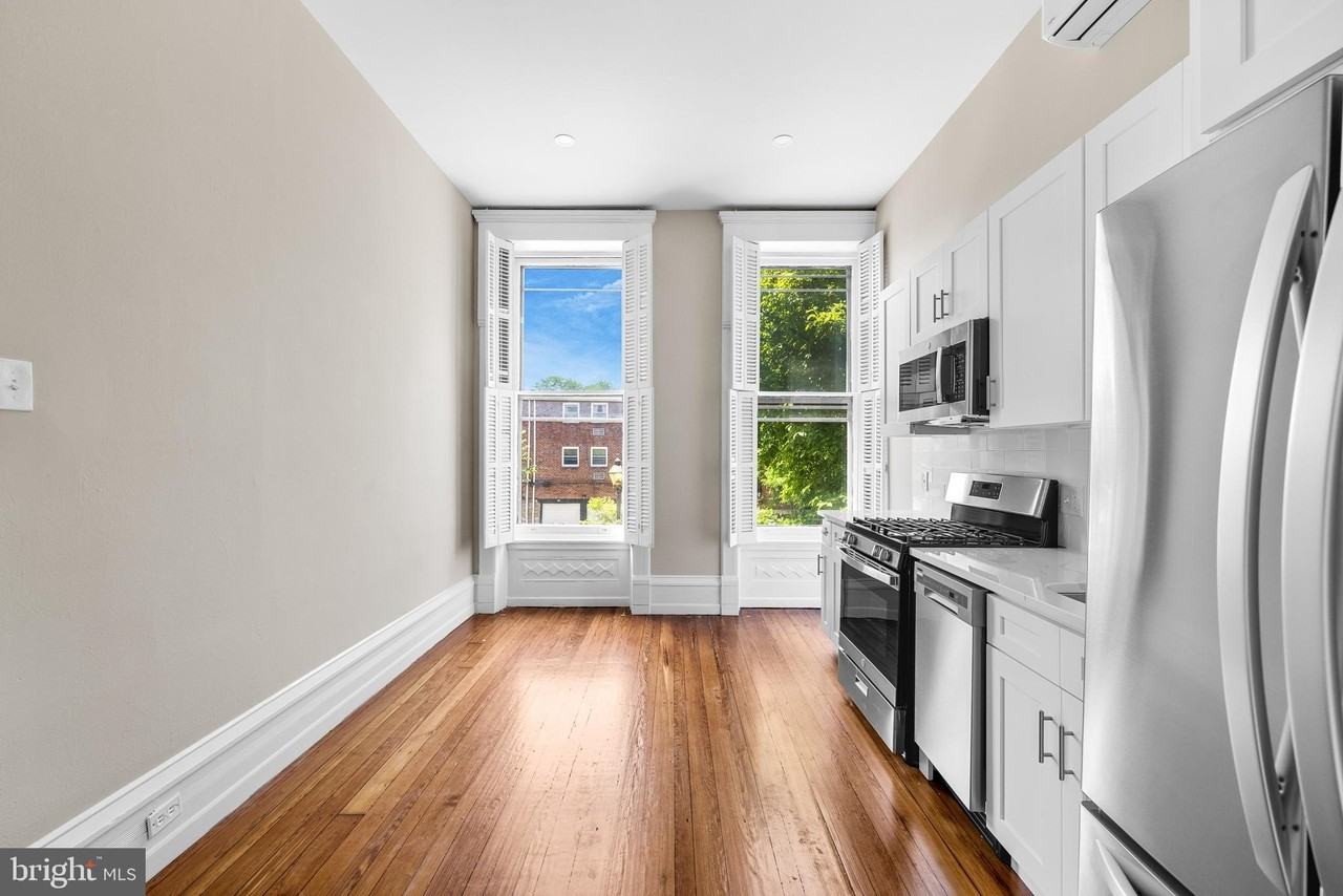 2311 Green St #1F - Photo 6 of 13