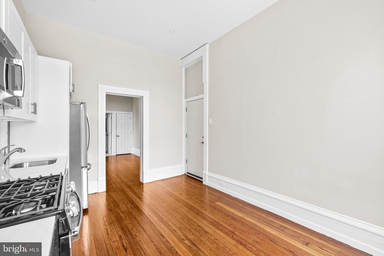 2311 Green St #1F - Photo 7 of 13