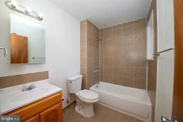 509 N Paxon St - Photo 4 of 23