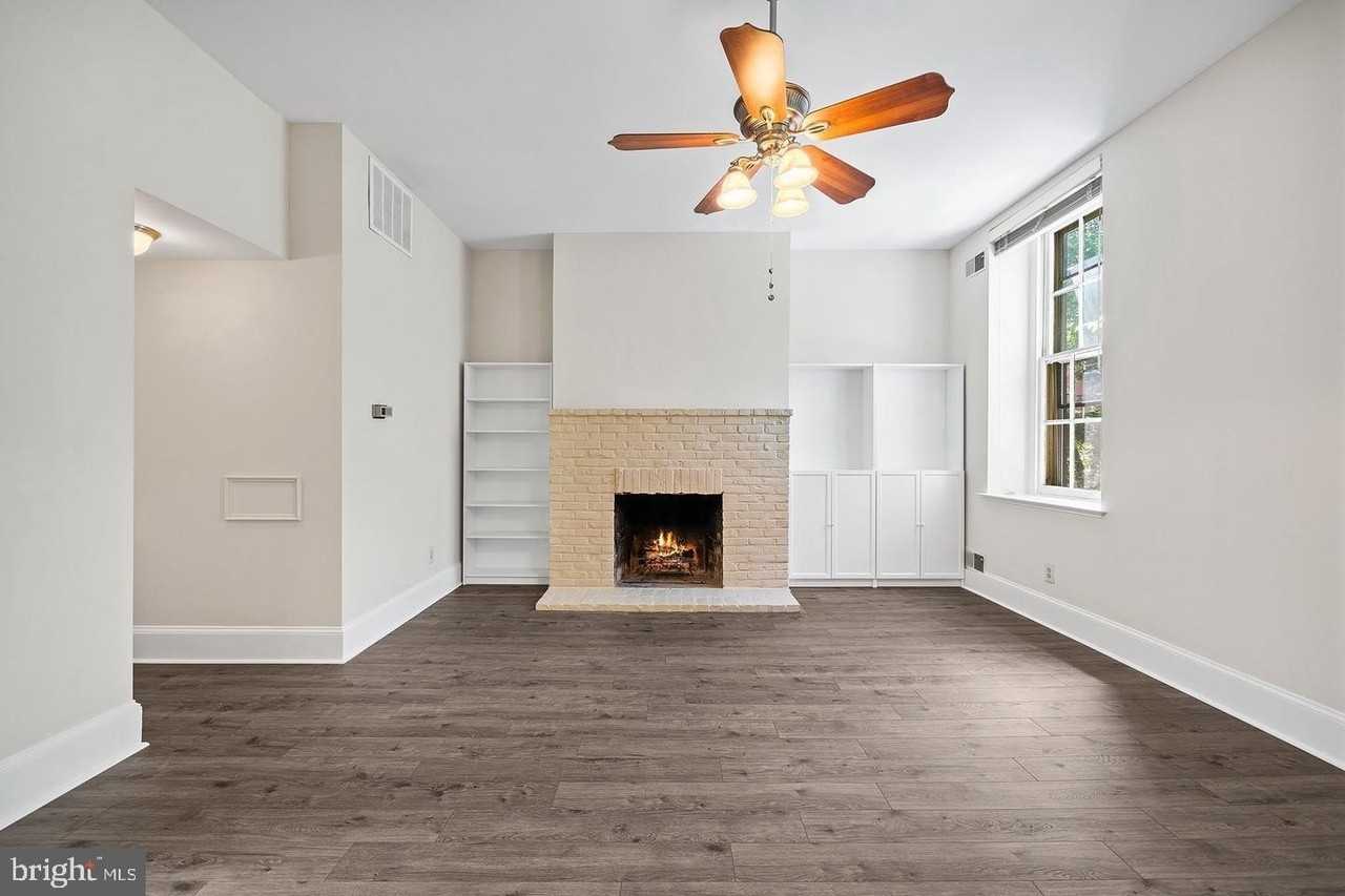 1023 Clinton St #205 - Photo 2 of 21