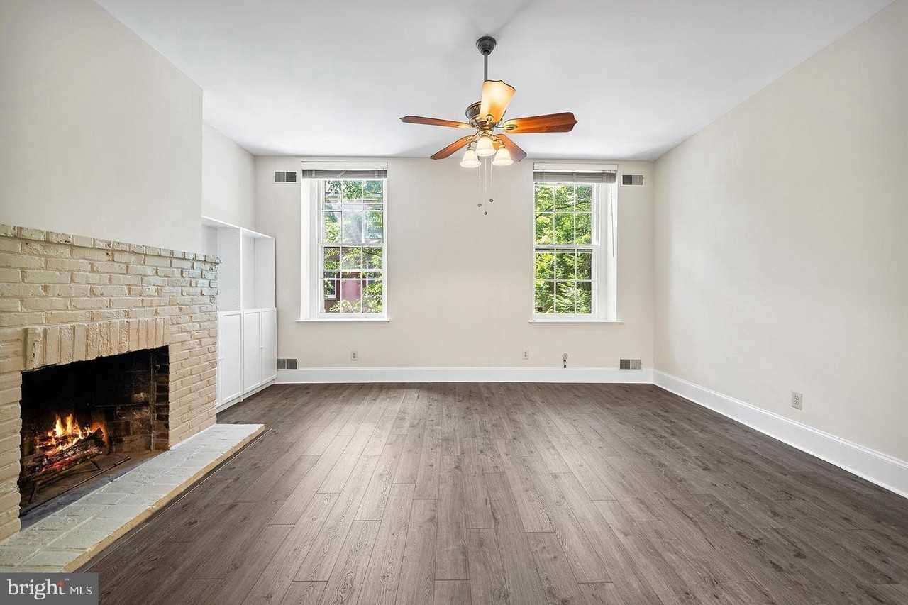 1023 Clinton St #205 - Photo 7 of 21