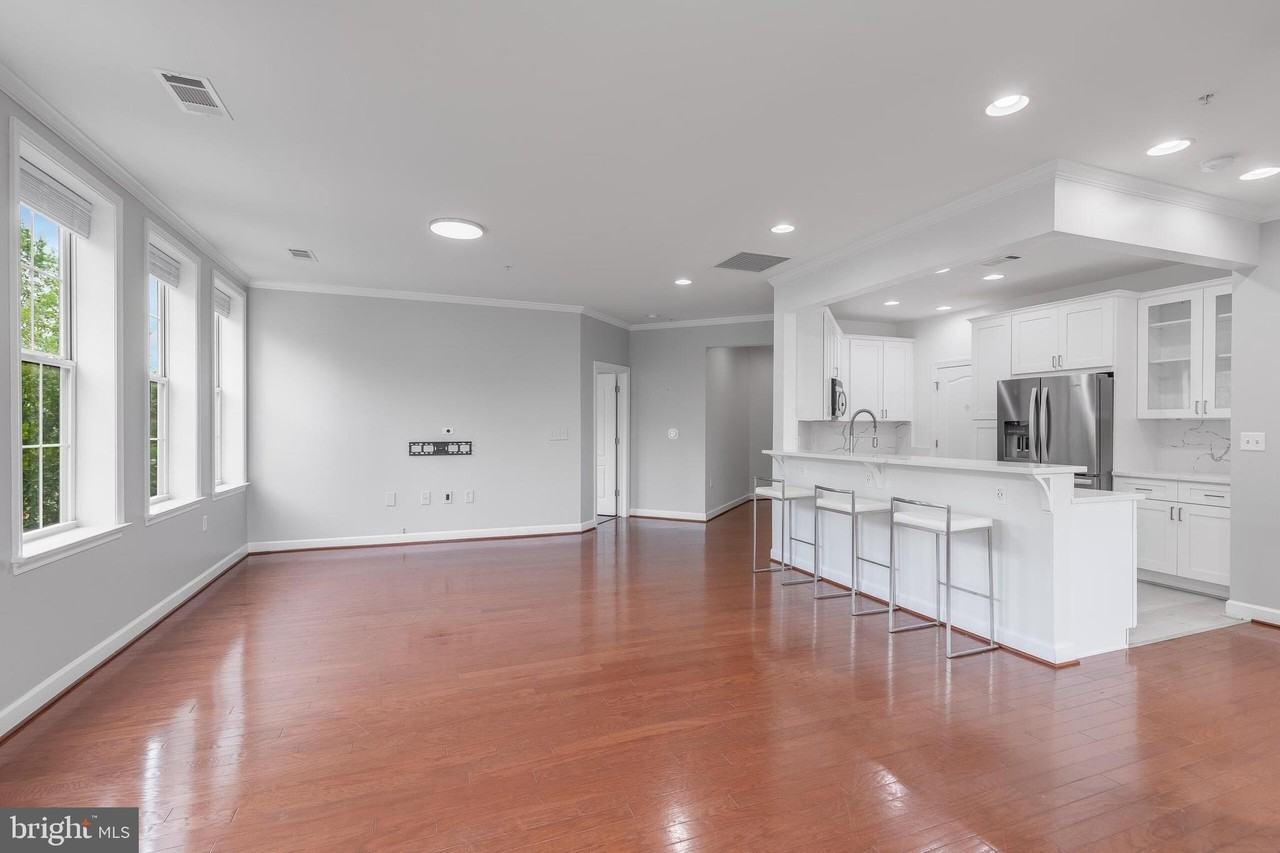 400 Cameron Station Blvd #202 - Photo 5 of 50