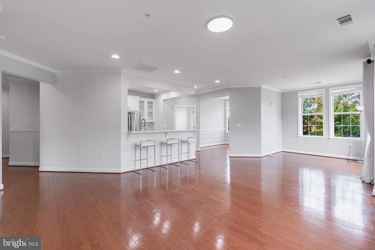 400 Cameron Station Blvd #202 - Photo 6 of 50