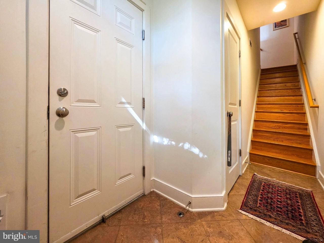 729 N Alfred St - Photo 3 of 35