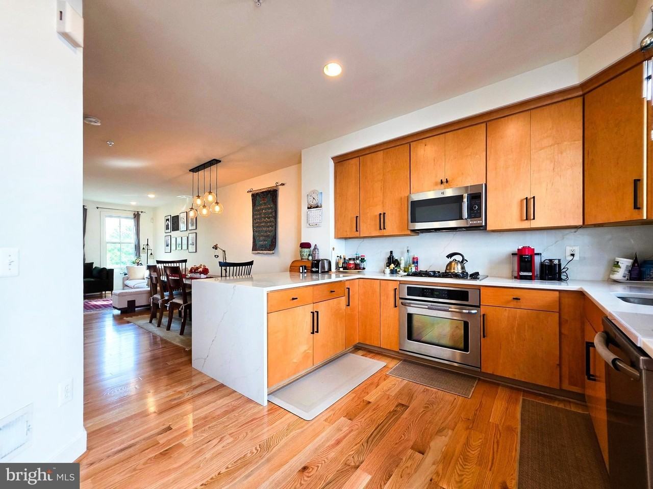 729 N Alfred St - Photo 6 of 35
