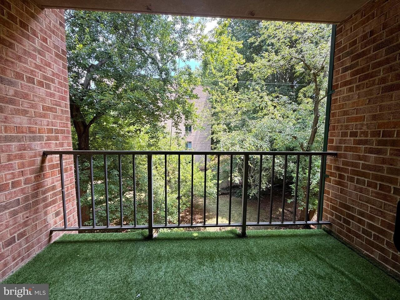 487 N Armistead St #203 - Photo 7 of 20