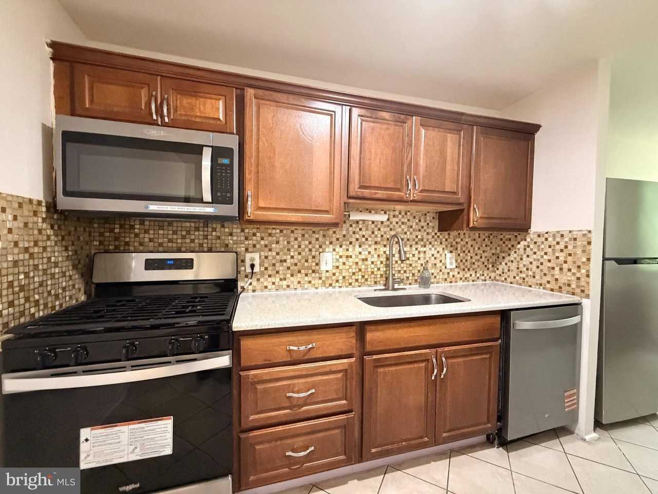 487 N Armistead St #203 - Photo 4 of 20