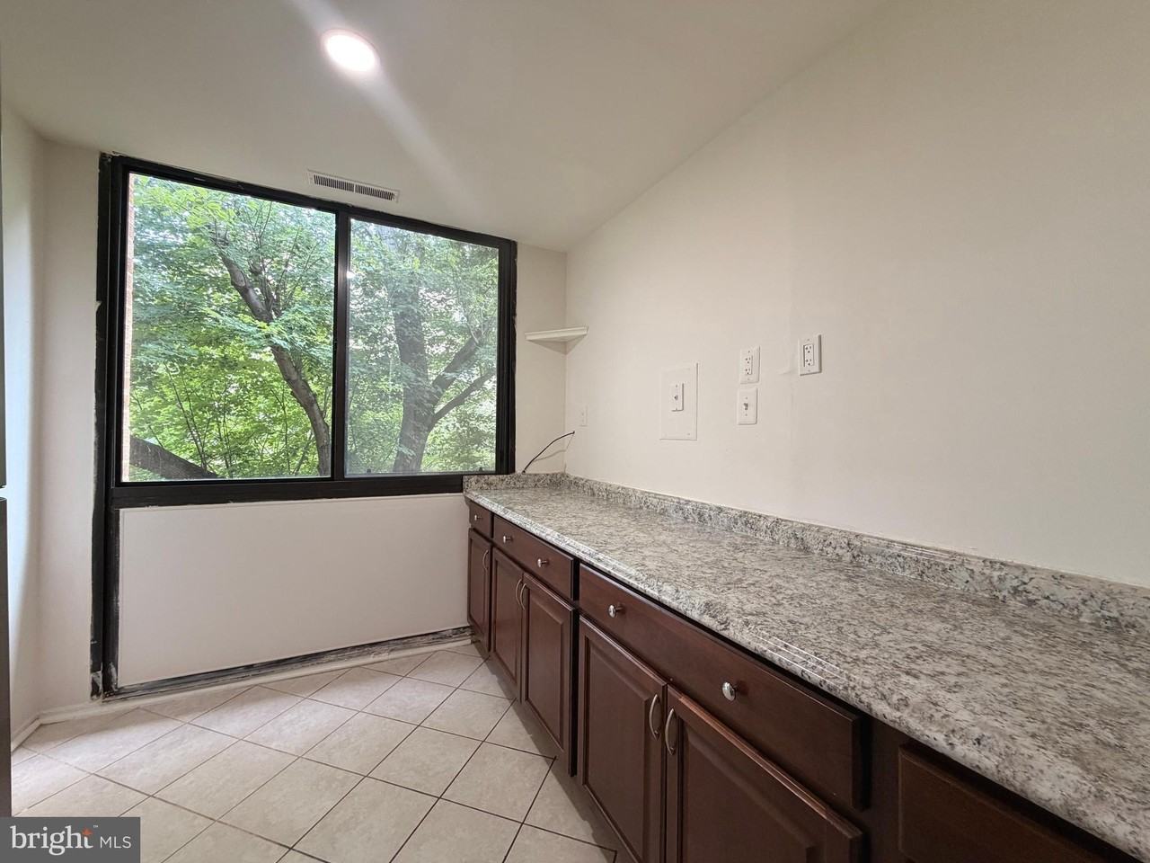 487 N Armistead St #203 - Photo 5 of 20
