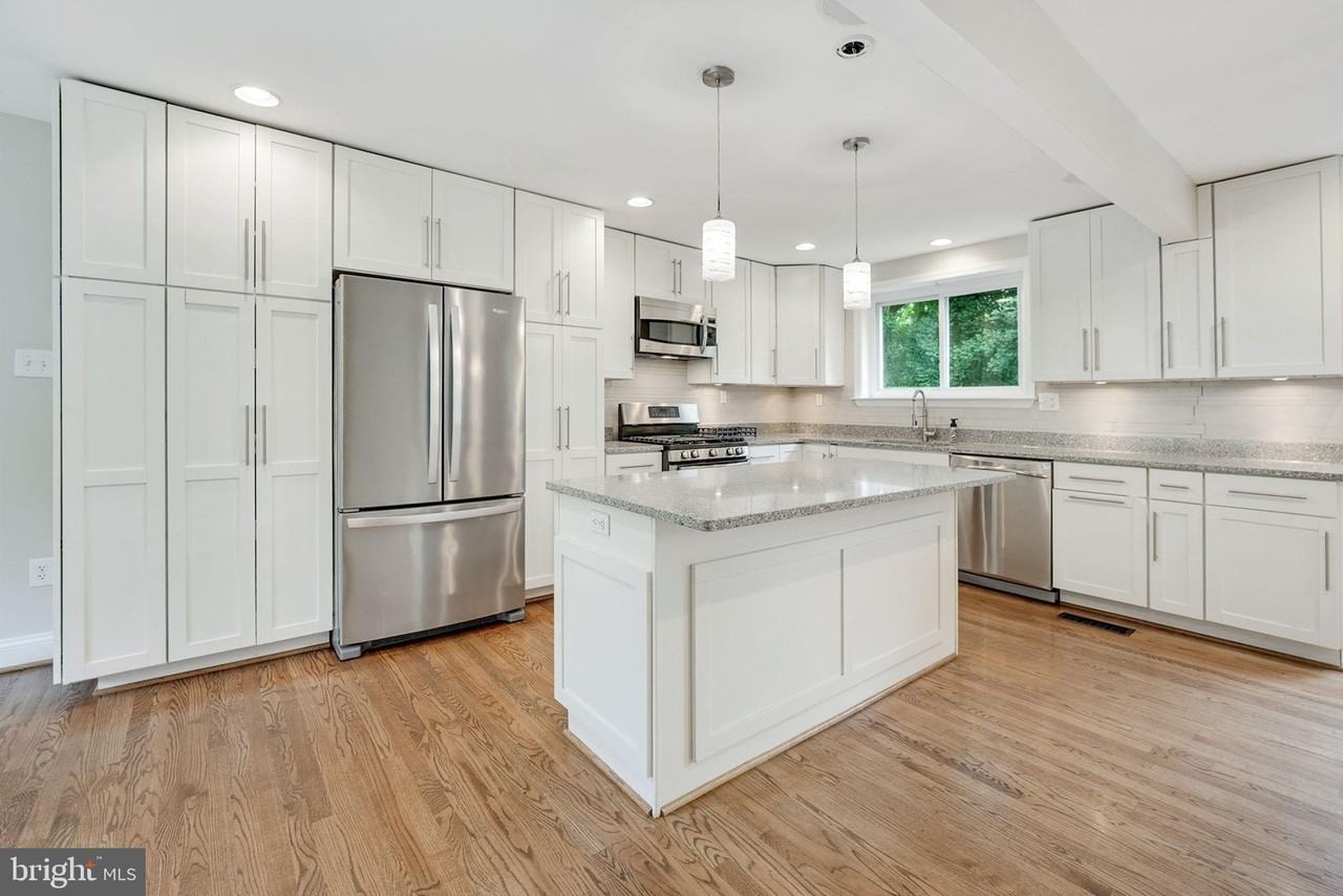 6811 Lemon Rd - Photo 3 of 48