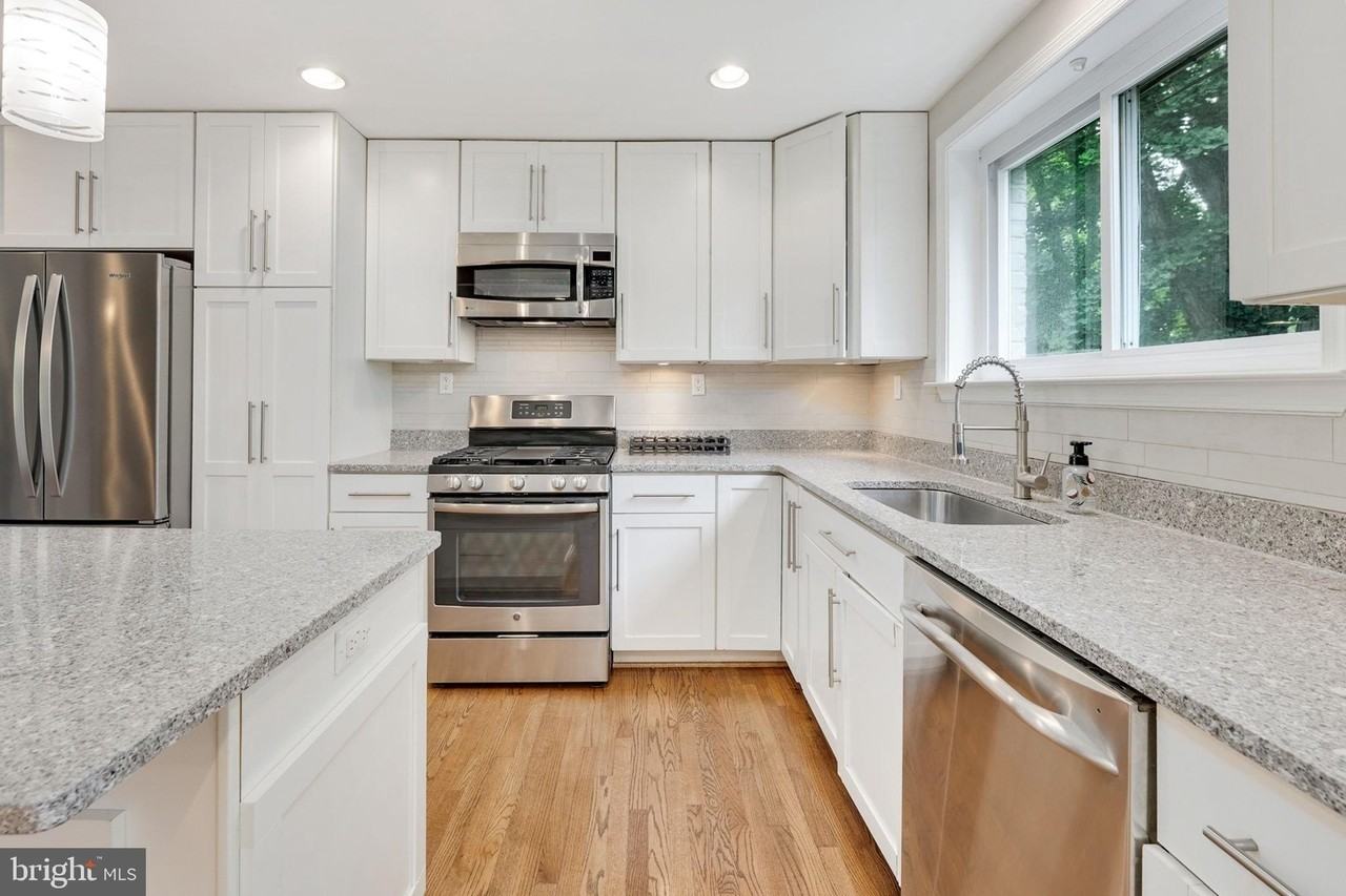 6811 Lemon Rd - Photo 5 of 48