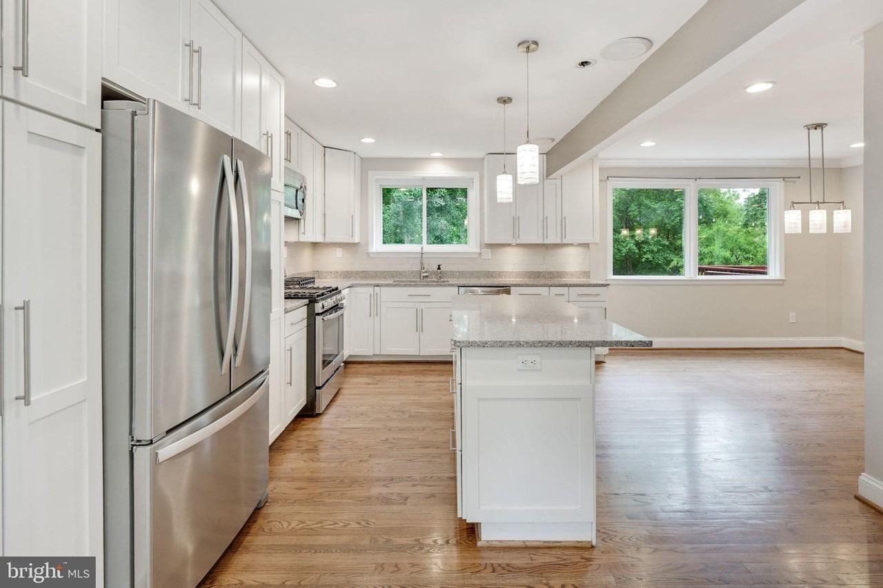 6811 Lemon Rd - Photo 7 of 48