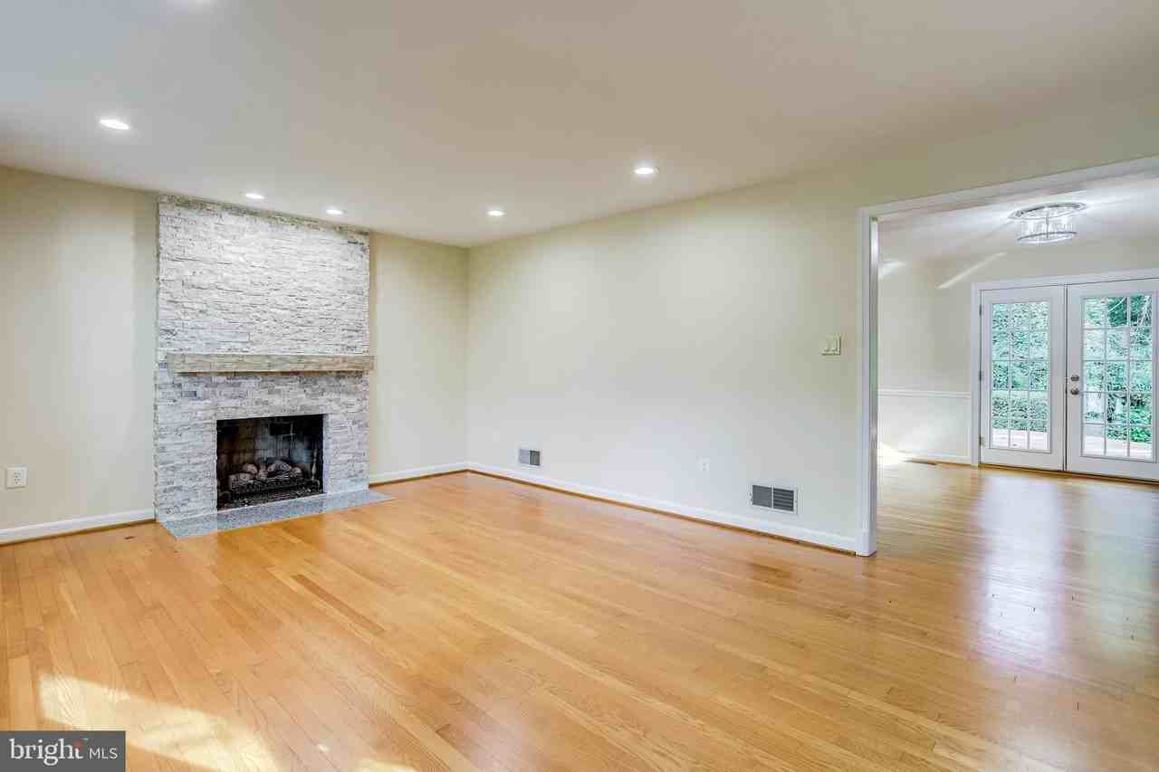 7321 Reddfield Ct - Photo 3 of 17