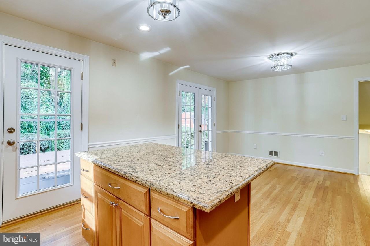 7321 Reddfield Ct - Photo 5 of 17