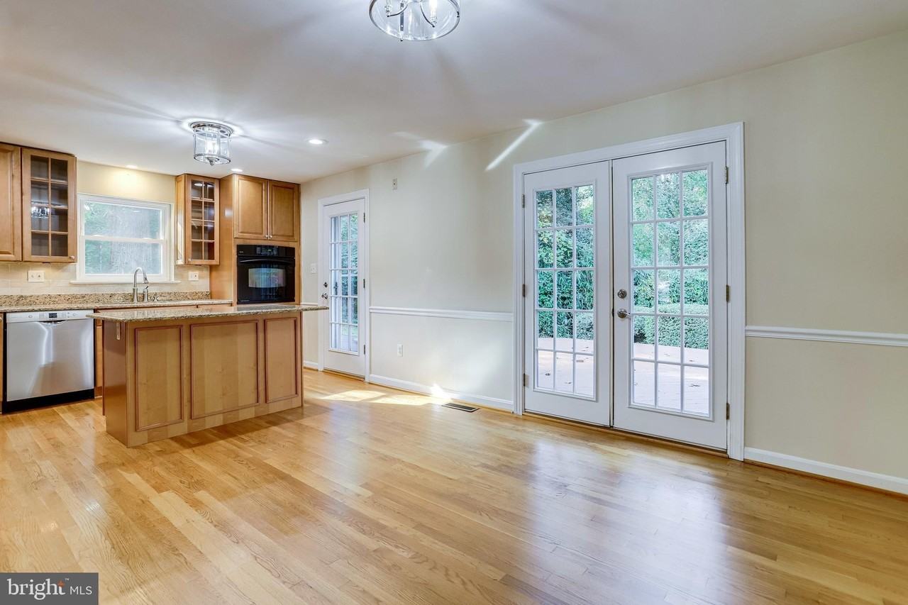 7321 Reddfield Ct - Photo 6 of 17