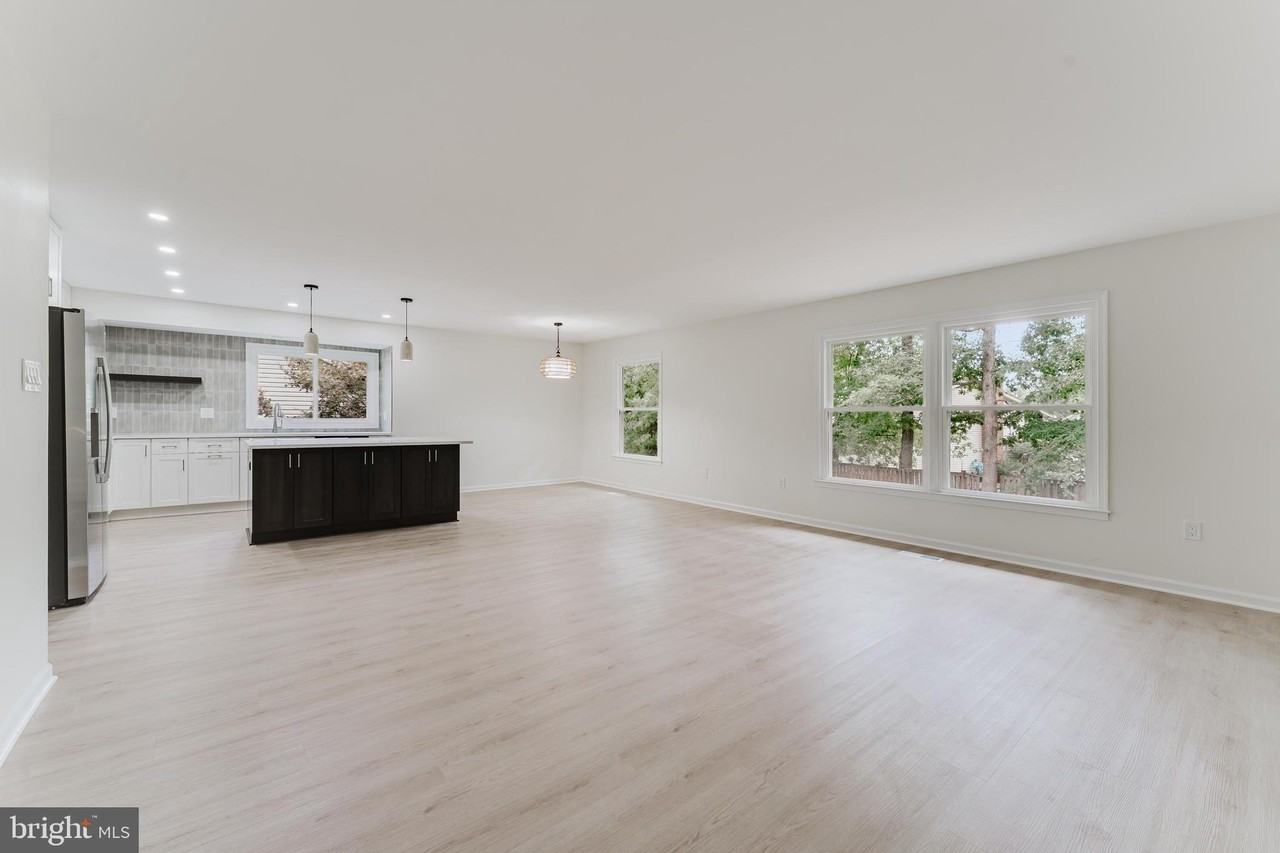 7107 Sontag Way - Photo 3 of 50