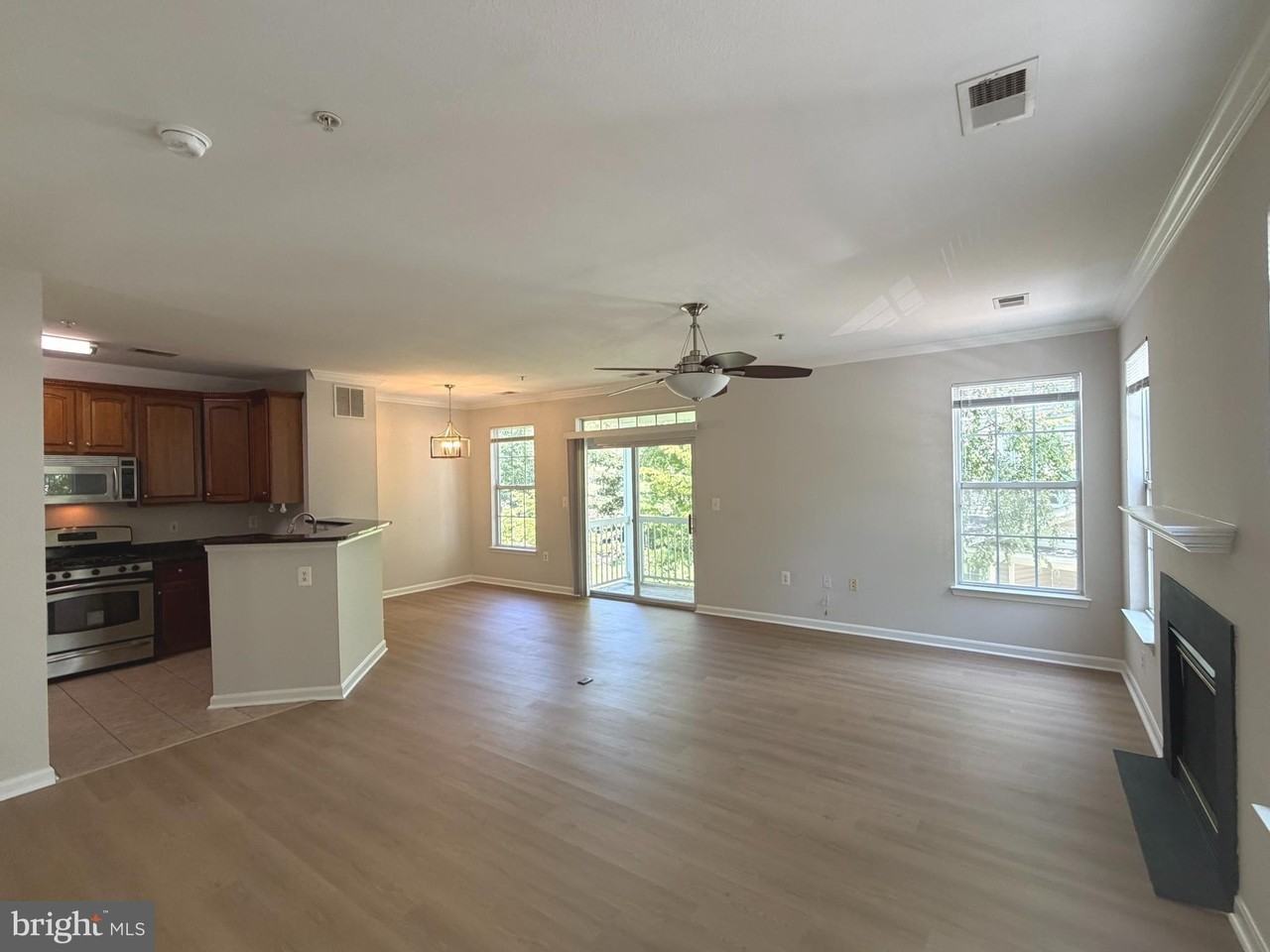 13112 Marcey Creek Rd - Photo 6 of 37