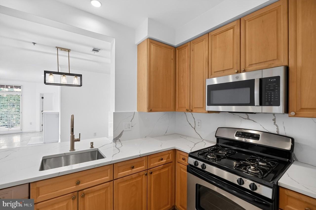 1855 Stratford Park Pl #314 - Photo 4 of 13