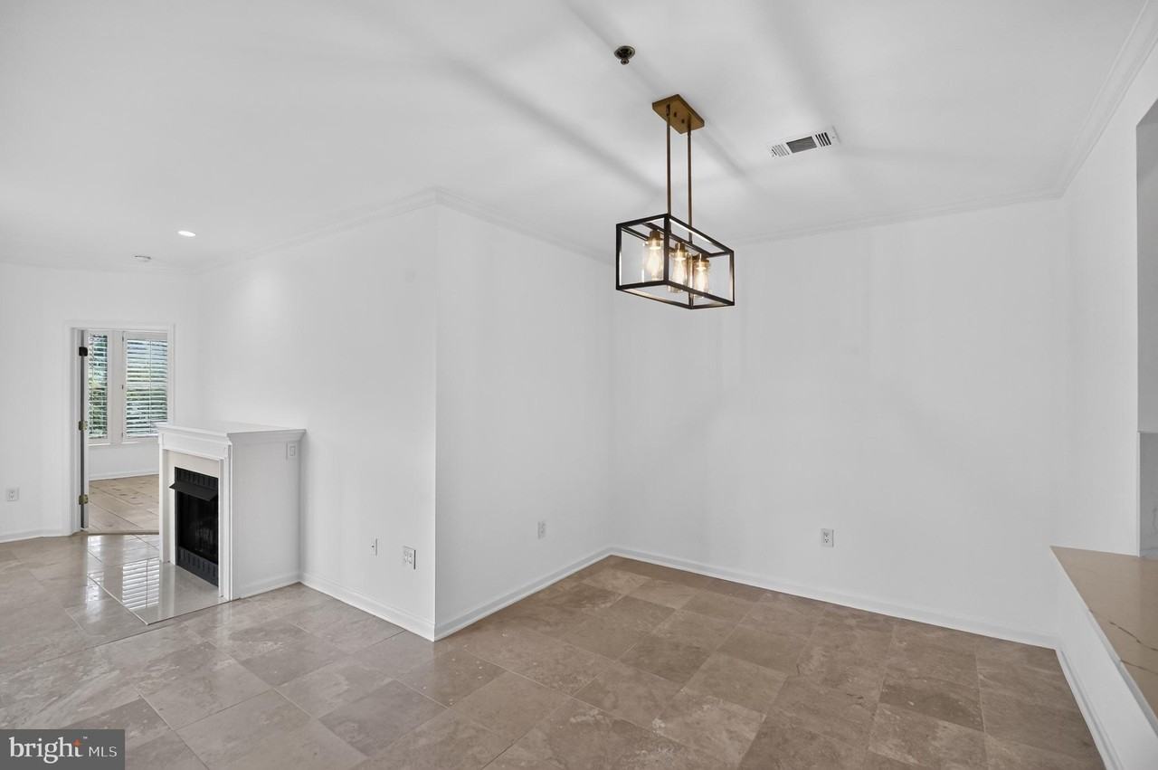 1855 Stratford Park Pl #314 - Photo 5 of 13