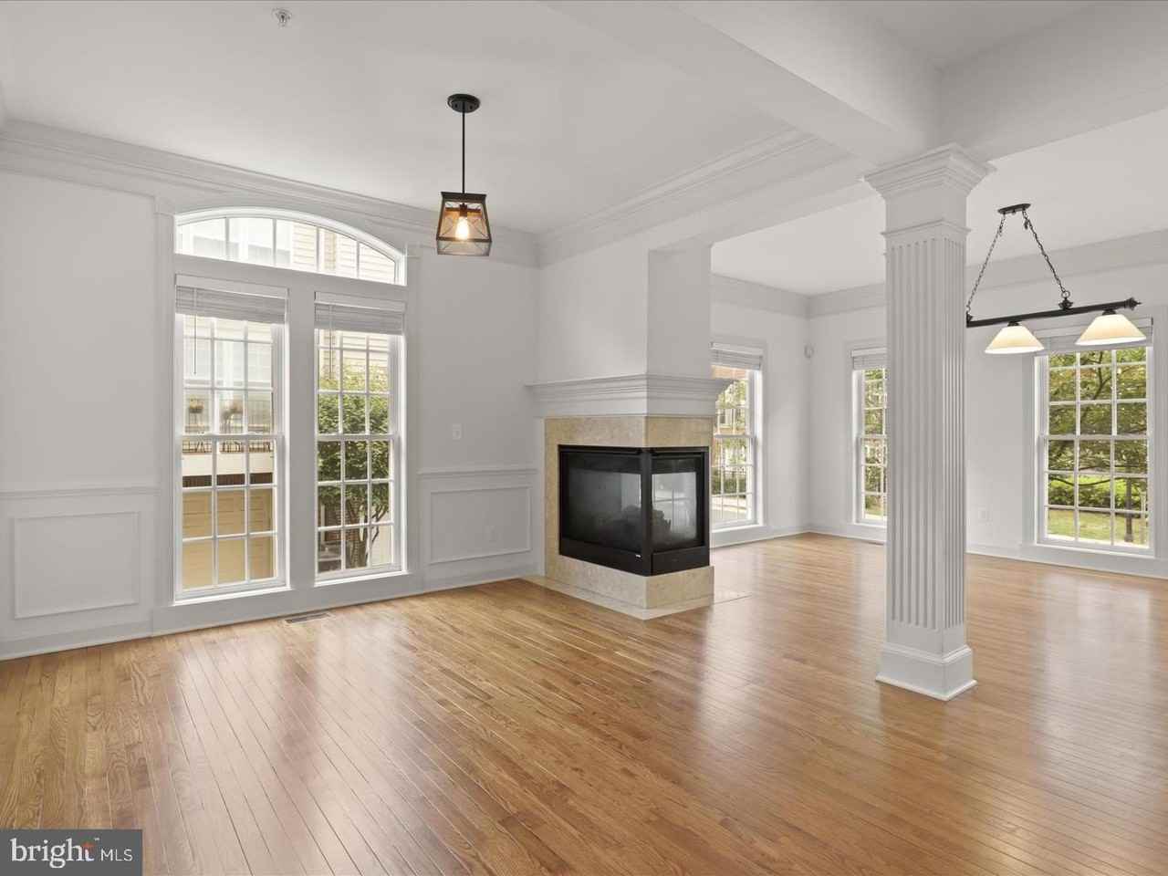 7980 Vigne Ct - Photo 3 of 46