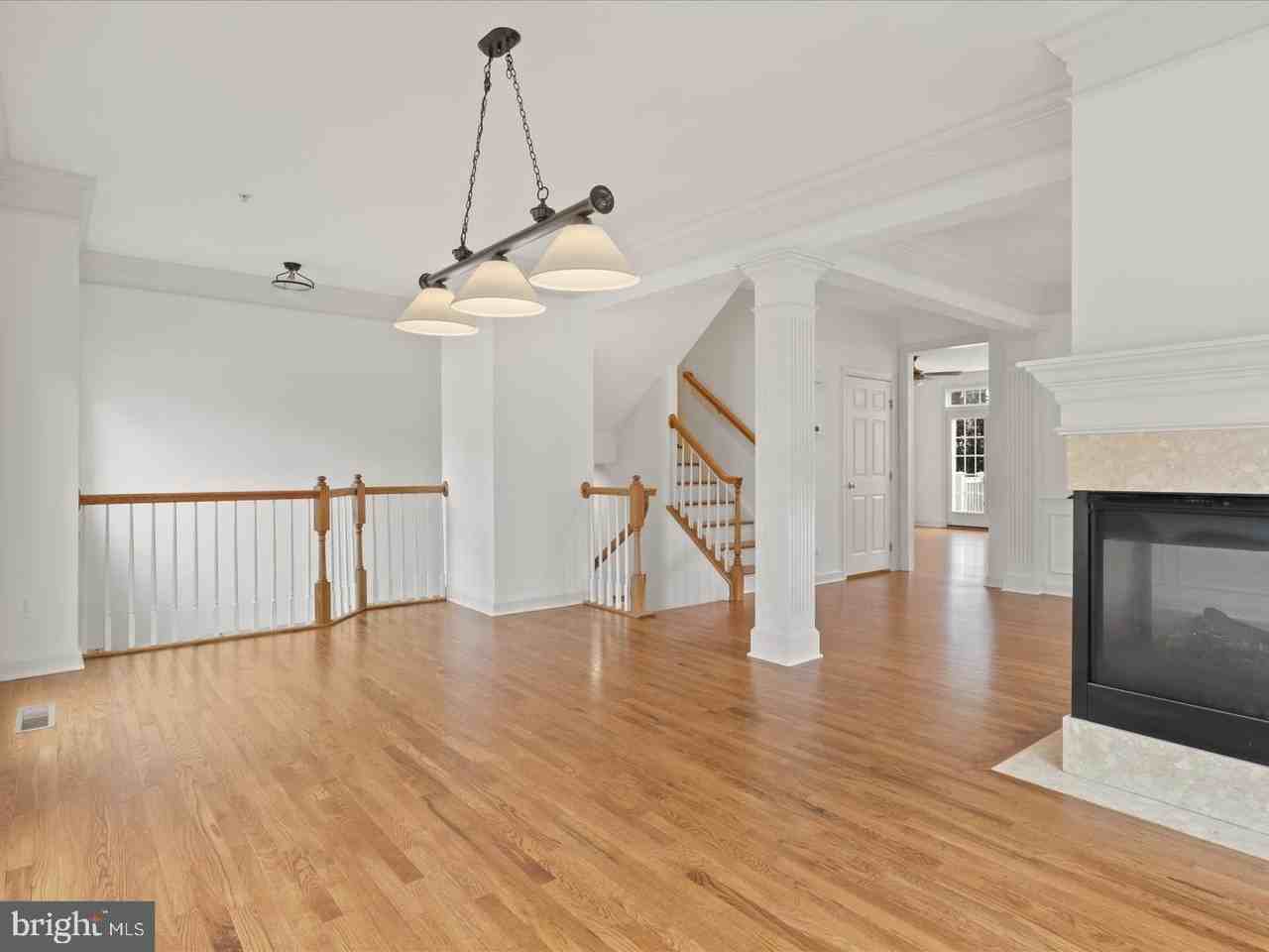 7980 Vigne Ct - Photo 6 of 46