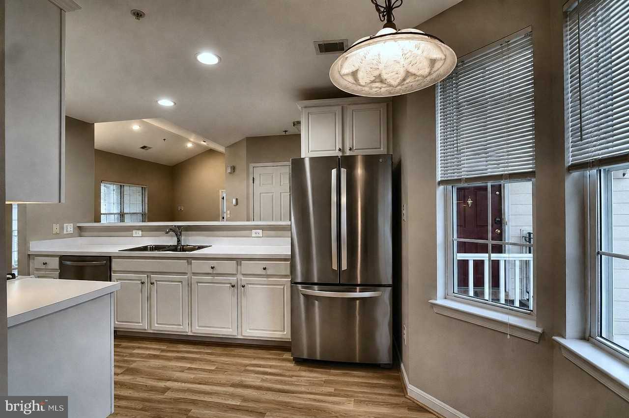 25340 Lake Mist Sq #301 - Photo 3 of 28