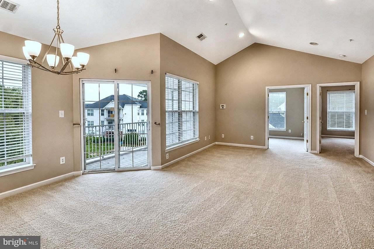 25340 Lake Mist Sq #301 - Photo 7 of 28
