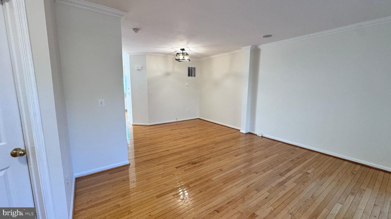 9611 Normanton Way - Photo 4 of 36