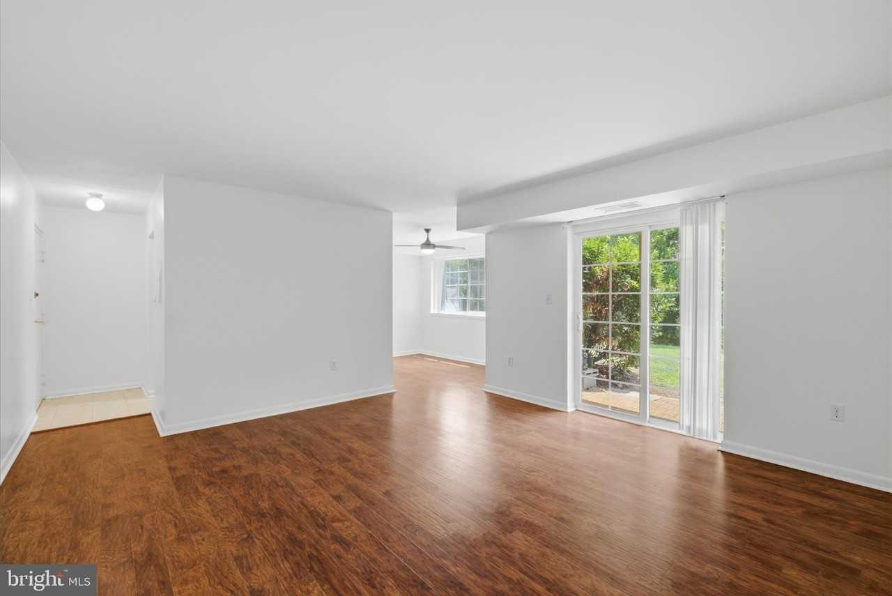 1521 Colonial Dr #T2 - Photo 3 of 19