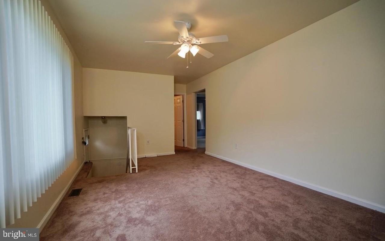 12913 Kerrydale Rd - Photo 3 of 5