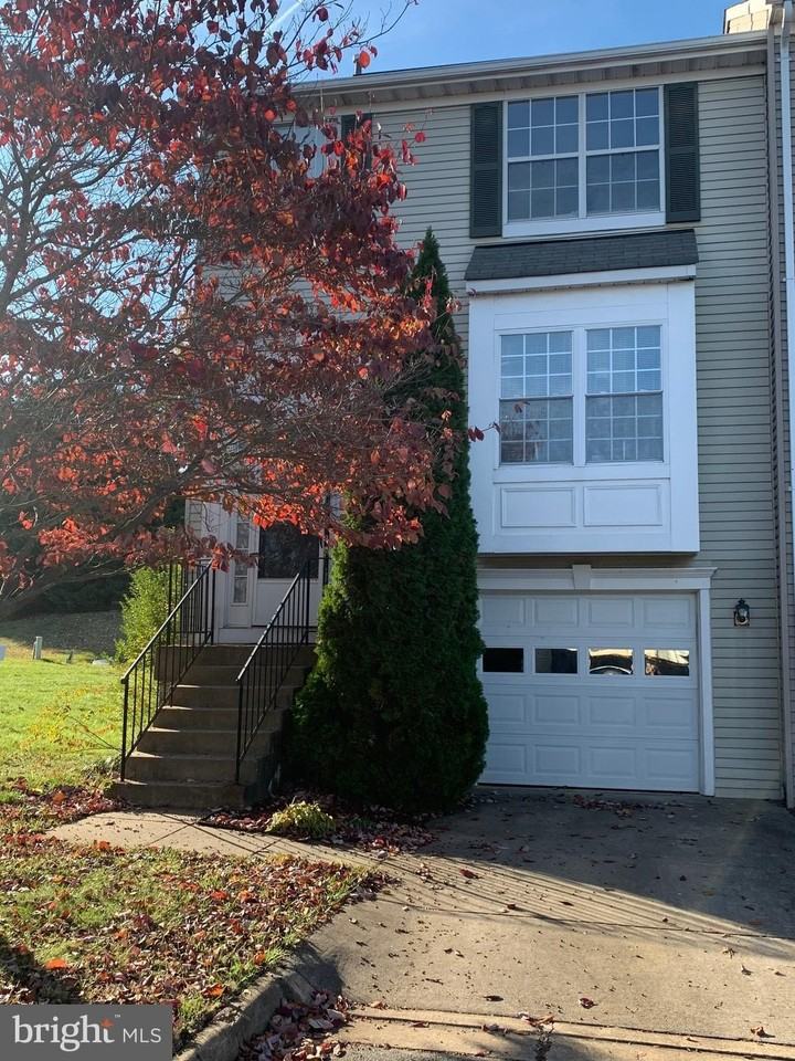 301 Backridge Ct