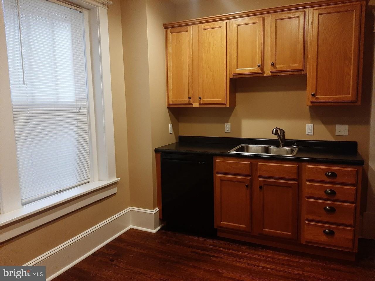 443 N Loudoun St #2 - Photo 4 of 21