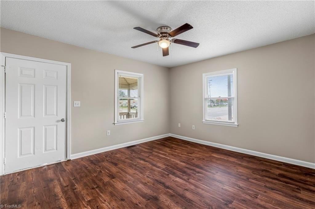 2210 E Market St - Photo 4 of 21