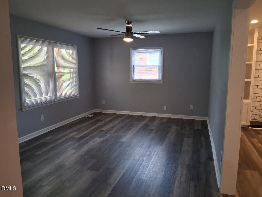 829 Greenwich St - Photo 3 of 13
