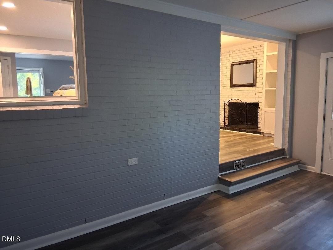 829 Greenwich St - Photo 7 of 13