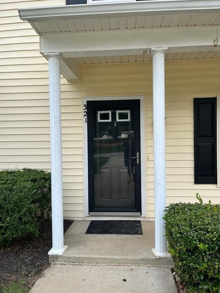 321 Woodson Dr - Photo 2 of 24