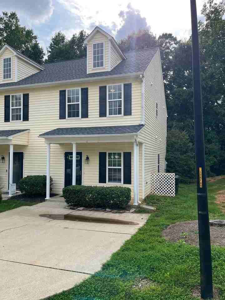 321 Woodson Dr - Photo 3 of 24